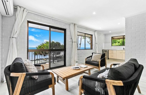 Traviston Apartment | Salt & Stone Villa on the beach - Villa 3 of 4
