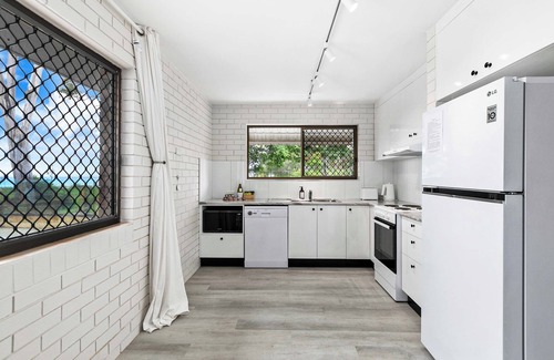 Traviston Apartment | Salt & Stone Villa on the beach - Villa 4 of 4
