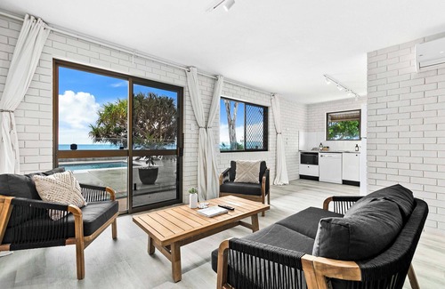 Traviston Apartment | Salt & Stone Villa on the beach - Villa 4 of 4