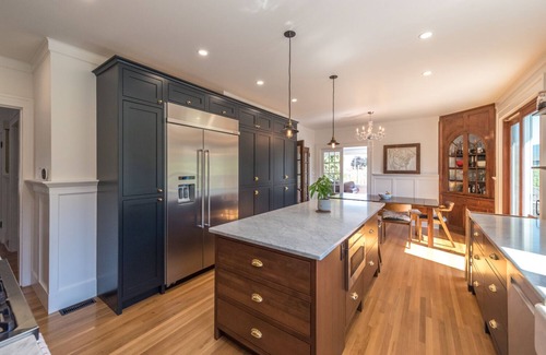Okanagan-Similkameen House | Salt water pool,Theatre room, Chefs Kitchen