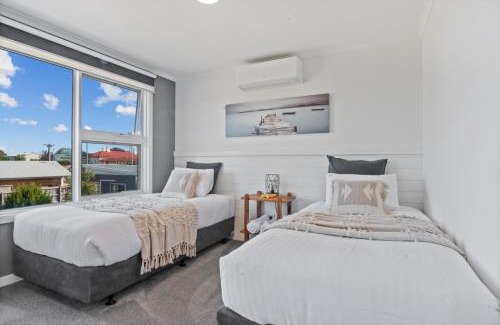 Portland House | SALTAIR Beach House Right in Town