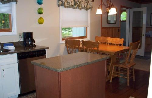 Thompsonville House | Saltbox