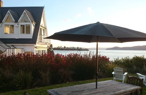 Opossum Bay House | SALTCOTES BEACH HOUSE TASMANIA