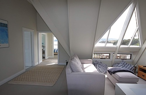 Opossum Bay House | SALTCOTES BEACH HOUSE TASMANIA