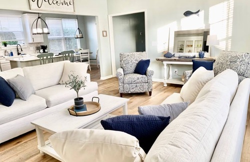 Bluffton House | Saltee Cove Coastal Getaway. 3 Bedroom/2.5 Bath Lowcountry Cottage