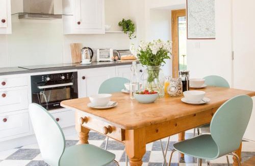 Worlington House | Salters