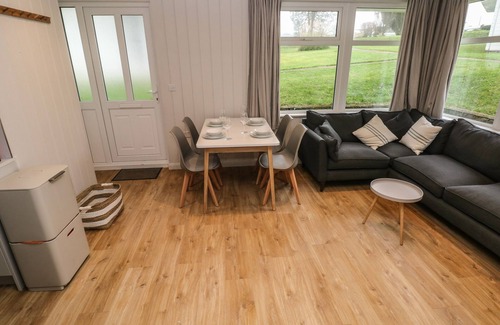 Haverfordwest Cottage | Saltwater