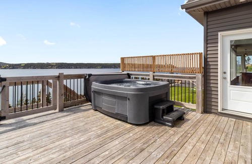 Holyrood House | Saltwater Manor Oceanview Villa Holyrood