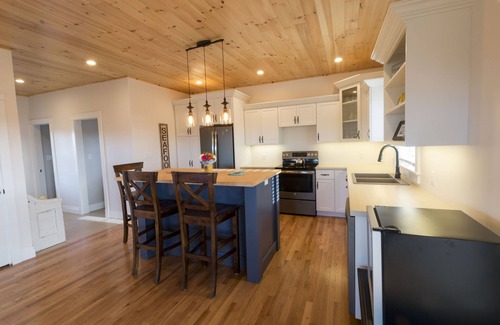 New London House | Saltwater Melody Executive Beach House