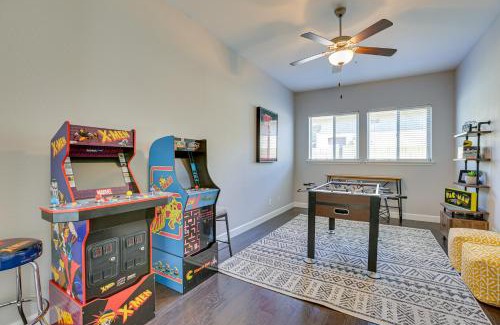 Estrella Mountain Ranch House | Saltwater Pool and Swim-Up Bar Goodyear Oasis!