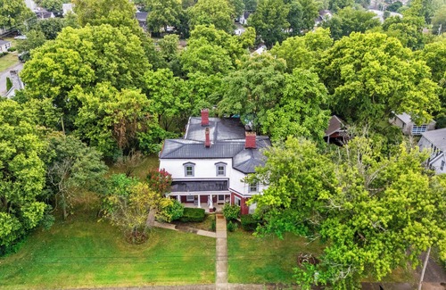 Nicholasville House | Saltwater pool, hot tub, and trampoline ! 4 beds! Baby crib!