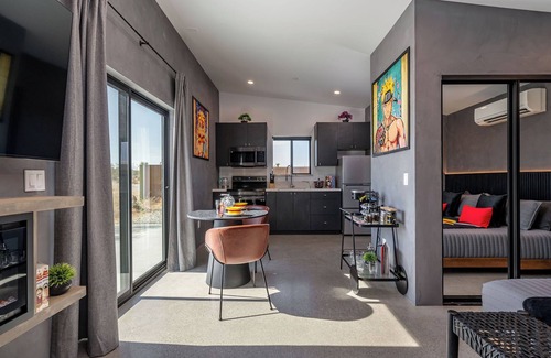Yucca Valley House | Saltwater Pool/Sauna/Mini Golf/JT Nat Park/Firepit