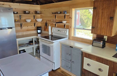 DownEast and Acadia Maine Cabin | Saltwater Serenade Priv SANDY beach with Bayview for Miles