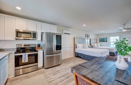 Surf City Apartment | Saltwater Suites