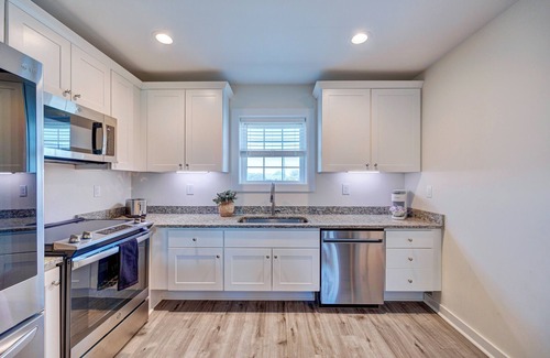 Surf City Apartment | Saltwater Suites