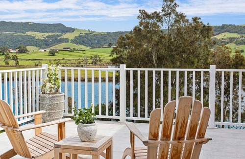 Werri Beach House | Saltwater - walk to the beach