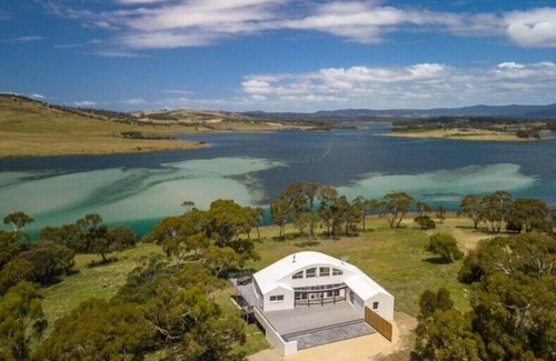 Little Swanport Apartment | Saltworks 68 - Freycinet Holiday Houses