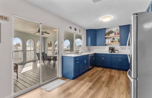 Fort Myers Beach House | Salty Air Retreat: Heated Pool, Walk to Beaches!