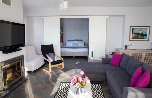 Neoi Epivates Apartment | Salty Breeze Beachfront Apartment-Premium Stay