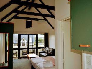 Snells Beach Hotel | Salty Dog Inn