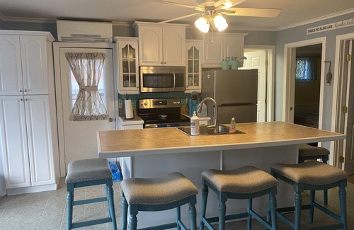 Hammondsport Cottage | Salty Dog QKA waterfront cottage