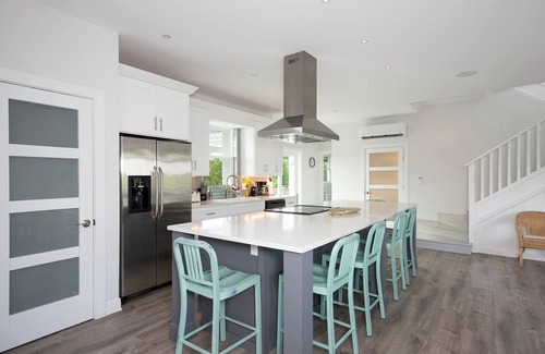 Governor's Harbour House | Salty Dolphin 4 Bedroom Home