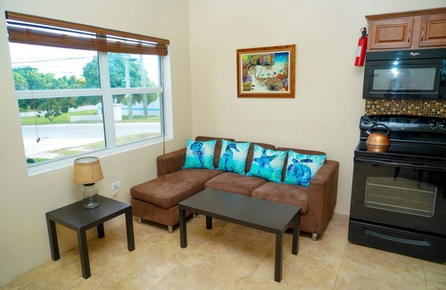 Spanish Wells Apartment | Salty Life - 1 bed, 1 bath with golf cart. 1 minute to the beach
