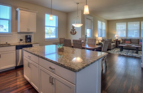 Ocean Shores House | Salty Paws - Oyhut Bay Seaside Village