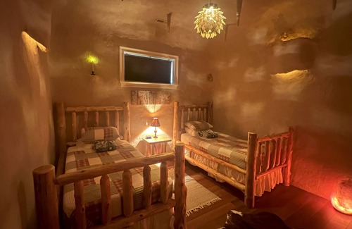 White Sulphur Springs Cabin | Salty Queen Salt Lodge
