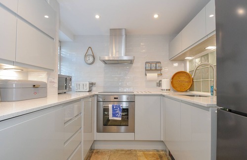 Trebarwith Strand Cottage | SALTY SEA DOG, pet friendly, character holiday cottage in Tintagel