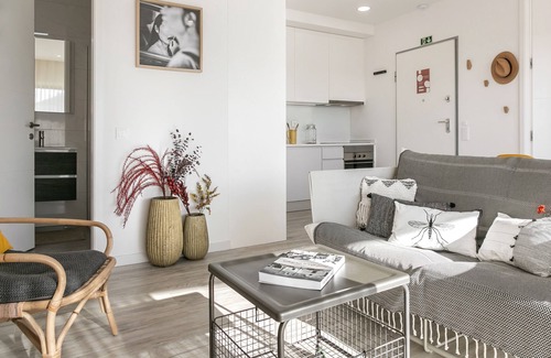 Ferrel Apartment | Salty Soul - Modern Flat with a shared pool