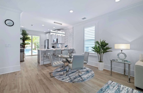 Butler Beach House | Salty Turtle l Heated Pool l Walk to Beach