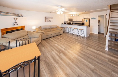 Northeast Virginia Beach Condo | Salty Vibe-Resort Area-Virginia Beach
