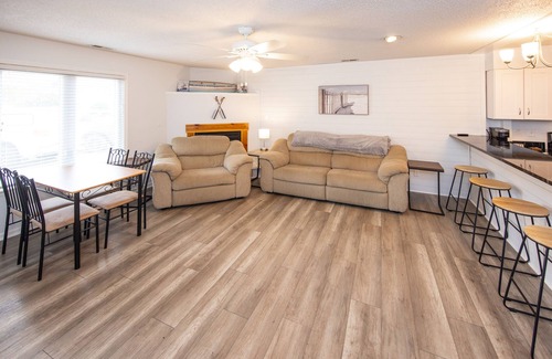 Northeast Virginia Beach Condo | Salty Vibe-Resort Area-Virginia Beach