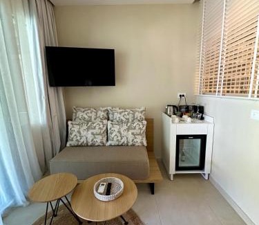 Skiathos Town Hotel | Salty Wave Suites