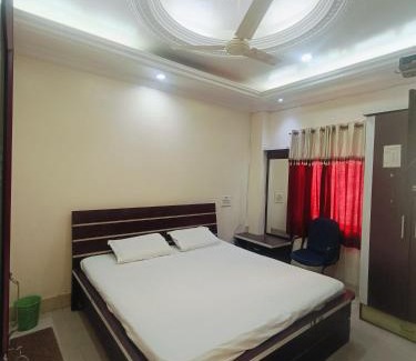 Raebareli Hotel | Saluja Palace