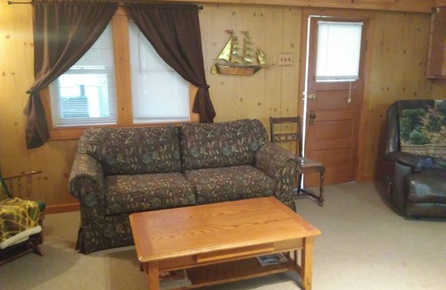 Higgins Lake Cottage | Sam-o-Set Shores Rental
