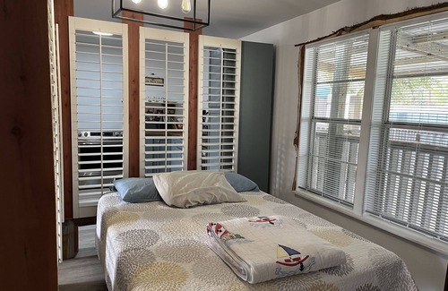 Zavalla House | SAM RAYBURN BASS COTTAGE