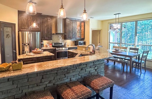 Broaddus House | Sam Rayburn LakeFront Home - Built in 2016