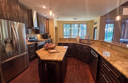 Broaddus House | Sam Rayburn LakeFront Home - Built in 2016
