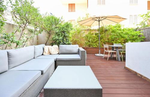 Neve Tzedek Apartment | Sam's Journey 4BR Garden by HolyGuest