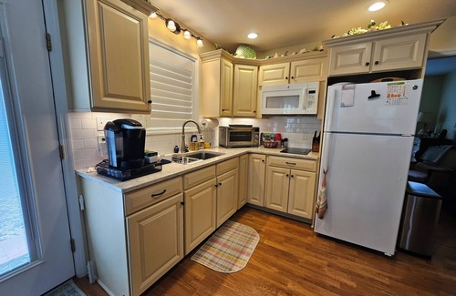 Southern Pines Apartment | Sam's Place. UPDATED LISTING! Relax in the hot tub after a day of golf!
