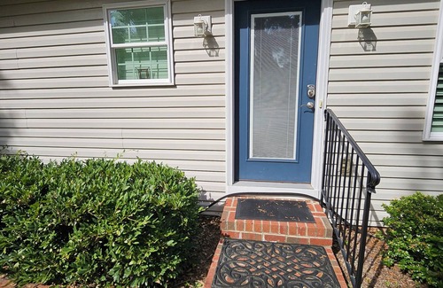 Southern Pines Apartment | Sam's Place. UPDATED LISTING! Relax in the hot tub after a day of golf!