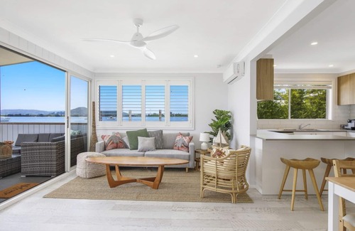 Woy Woy Bay House | SAM'S SHACK WATERFRONT WOY WOY BAY