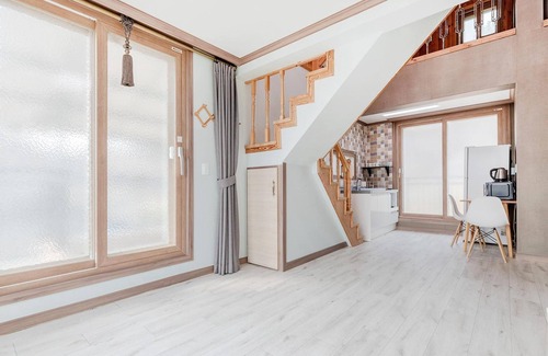 Donghae House | Samcheok Bongsuni-unni Pension