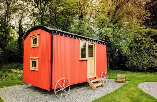 Higher Walton Cabin | Samlesbury Hall Shepherd's Hut