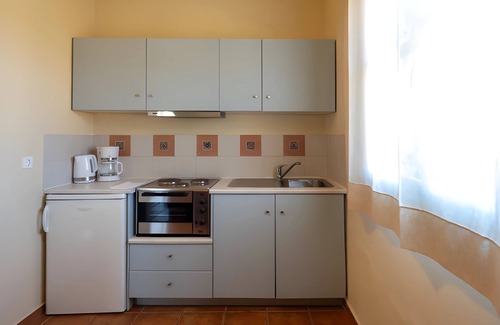 Ormos Koumeikon Apartment | Samos Fully Equipped Studios with Pool Access