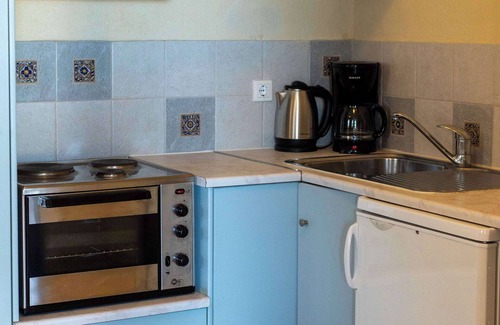 Ormos Koumeikon Apartment | Samos Fully Equipped Studios with Pool Access