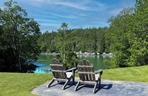 Trevett House | Samoset Cottage - 3 BR Water View Home, Boothbay Harbor