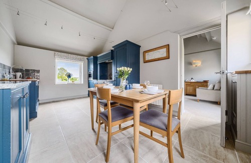 Binham Cottage | Samphire Barn - sleeps 4 guests in 2 bedrooms